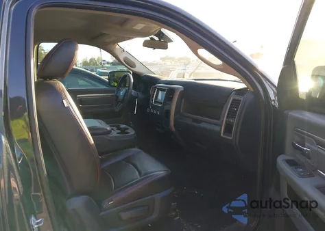 2017 Ram 1500 Express 4X2 6'4 Box из США, поврежденный, VIN 3C6JR6AT6HG573456